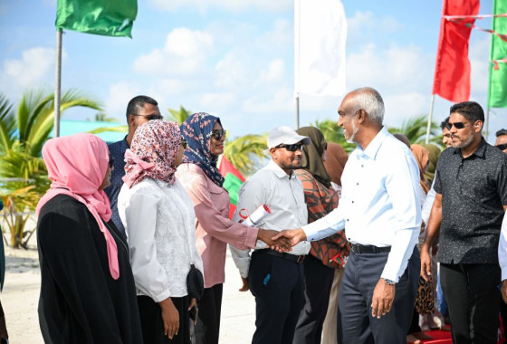 ފުވައްމުލަކު ސިޓީއާއި އައްޑޫ ސިޓީއަށް ކުރެއްވި ދަތުރުފުޅު ނިންމަވާލެއްވުމަށްފަހު ރައީސުލްޖުމްހޫރިއްޔާ މާލެ ވަޑައިގަންނަވައިފި