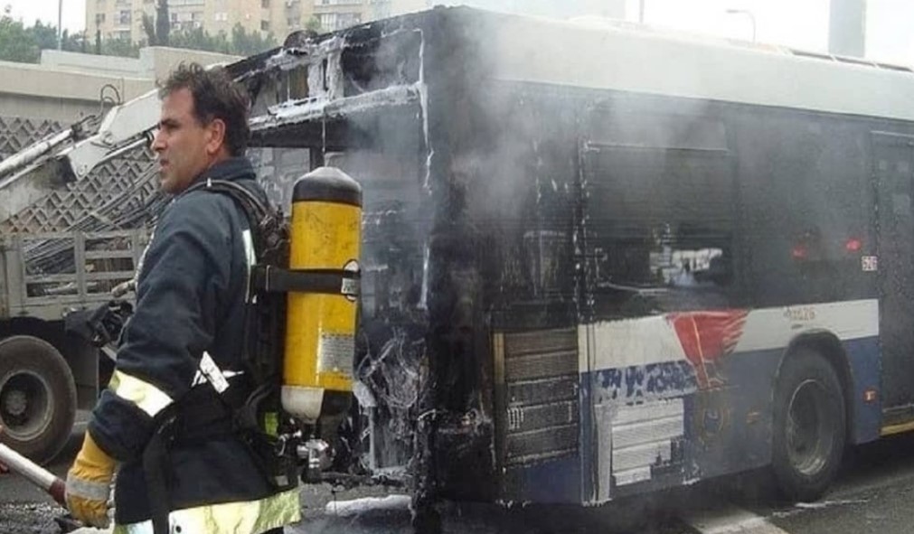 އިންޑިއާގެ އުމްރާވެރިން ދަތުރުކުރި ބަސް އެކްސިޑެންޓުވެ އަލިފާން ރޯވުމުގެ ސަބަބުން އަނދާފައި