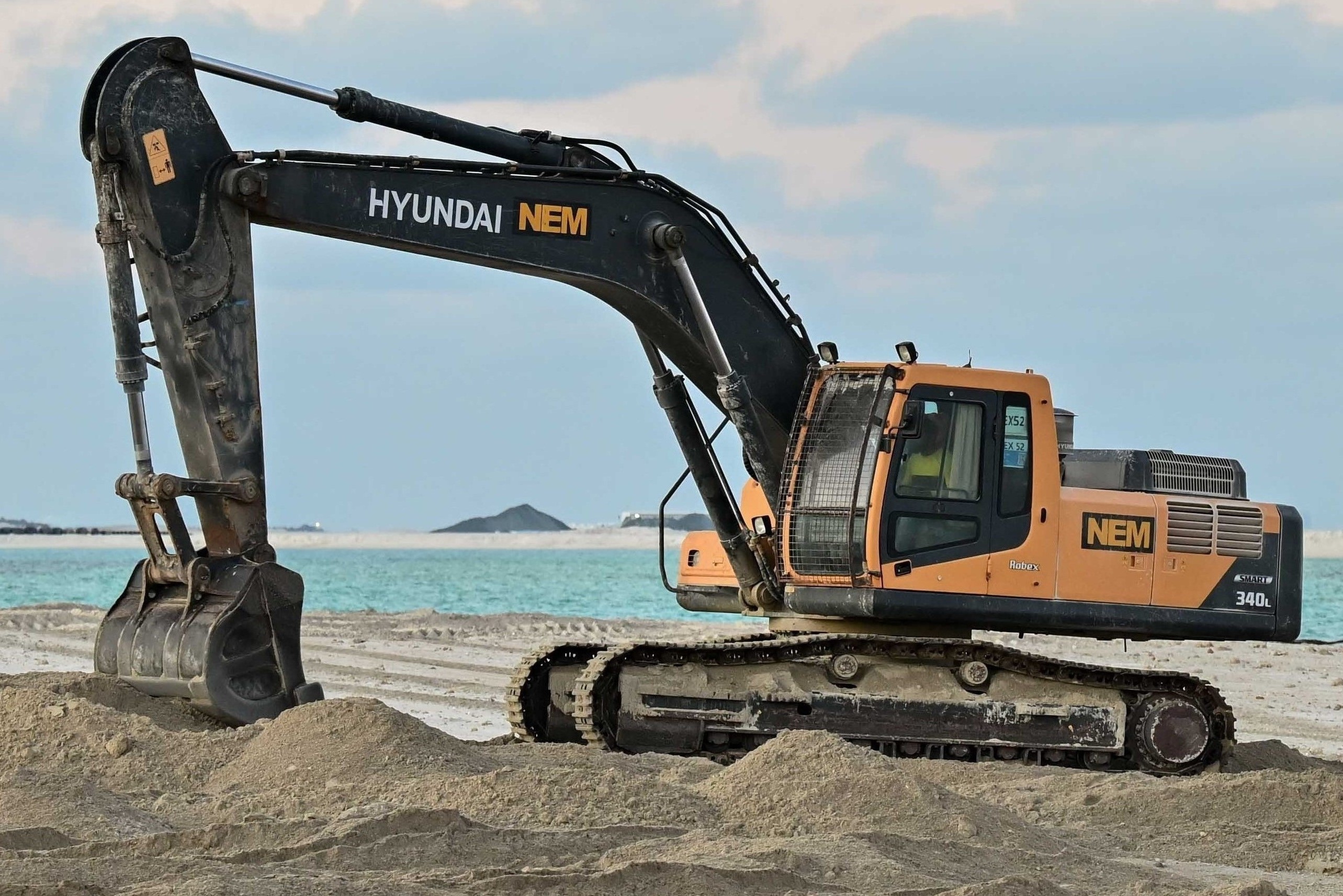 ރަސްމާލެ ހިއްކުމުގެ މަސައްކަތް: ފޮޓޯ:- ރައީސް އޮފީސް